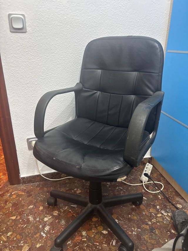 Silla escritorio giratoria negra