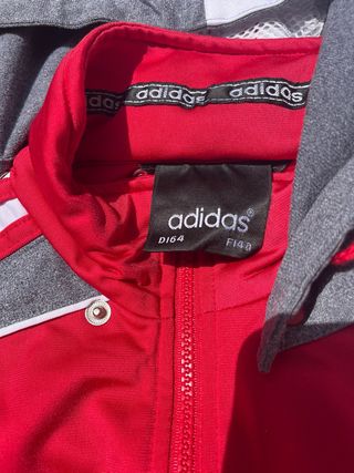 Chaqueta Adidas roja c/ capucha - M