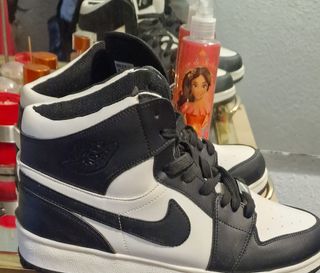 Nike Air Jordan 1 Mid - 39 EU