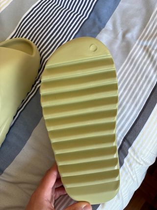 Adidas Yeezy Slides - Verde Oliva