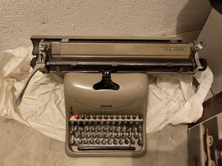 Olivetti Lexicon 80: Máquina de escribir