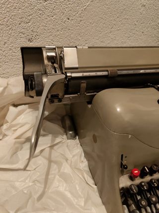 Olivetti Lexicon 80: Máquina de escribir