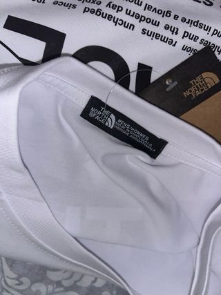 Camiseta The North Face blanca