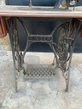 Máquina de coser Singer Antigua