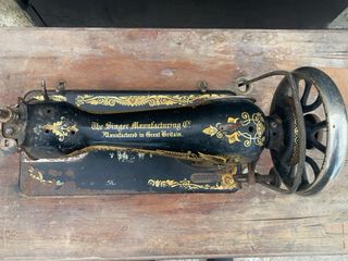 Máquina de coser Singer Antigua