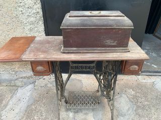 Máquina de coser Singer Antigua