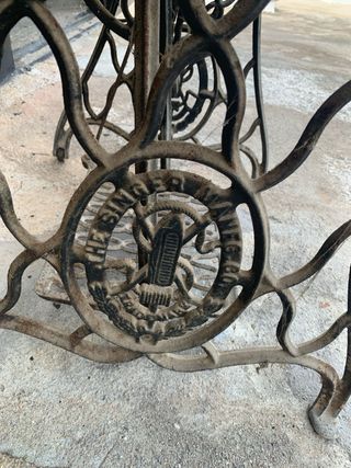 Máquina de coser Singer Antigua