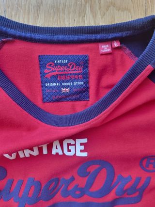 Camiseta Superdry Vintage roja y azul