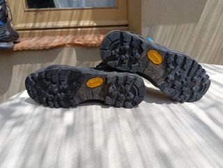 Botas montaña Uppi talla 38