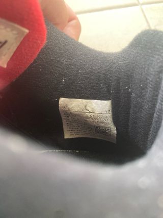 Zapatillas Jordan 4 Retro - Negras y Rojas