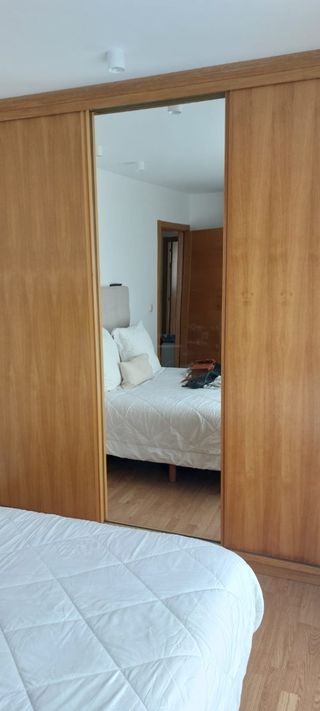 Puertas correderas con espejo incluye carril.