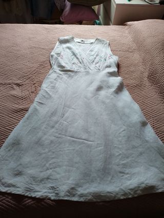 Vestido precio en blanco con flores y ab