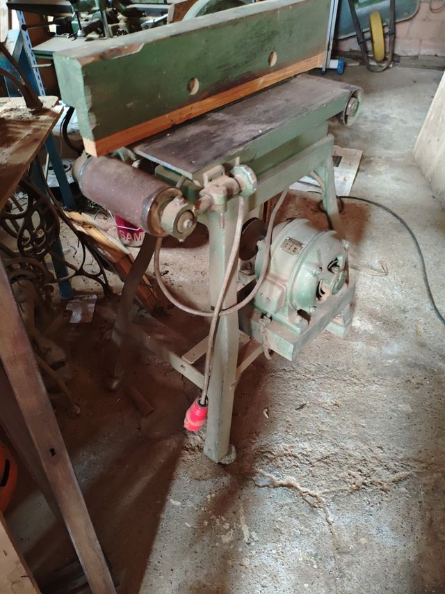 Lijadora de banda trifásica