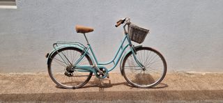 Bicicleta vintage azul claro