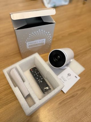 Proyector LED blanco nuevo con su caja