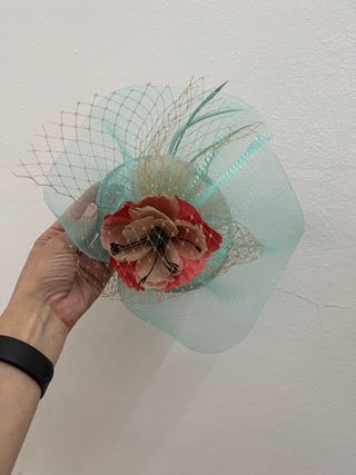 Tocado teal con flores