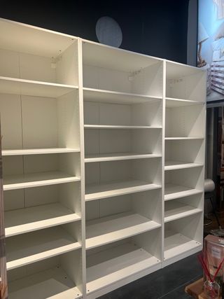 Estanterías blancas de madera (2)