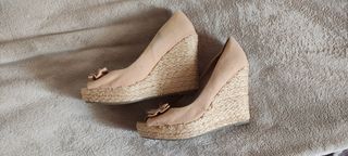 Sandalias cuña beige esparto