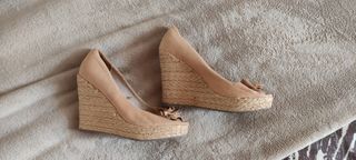 Sandalias cuña beige esparto