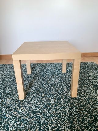 Mesa Ikea auxiliar cuadrada
