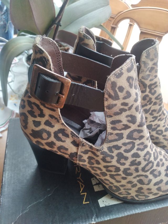 Zapato Bryan Stepwise - Piel Animal Print