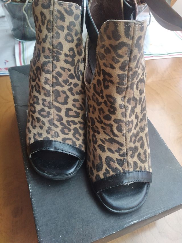Zapato Bryan Stepwise - Piel Animal Print