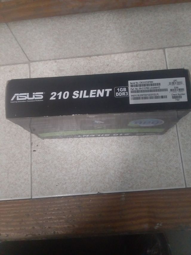 Tarjeta gráfica ASUS GeForce 210 Silent