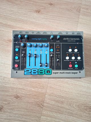 Electro Harmonix 2880 looper + pedal controlador 