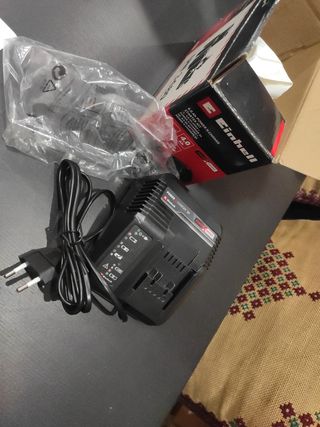 Cargador Einhell Power X-Change 3A