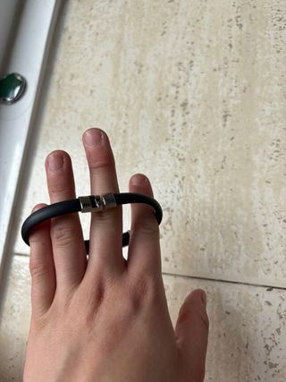 Pulsera negra plata