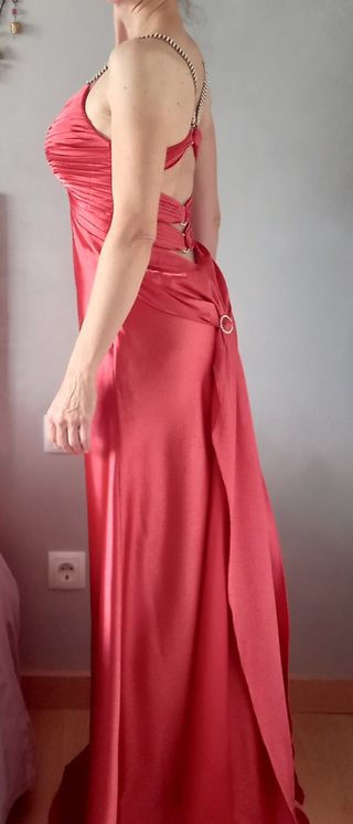 Espectacular vestido satén color coral  boda