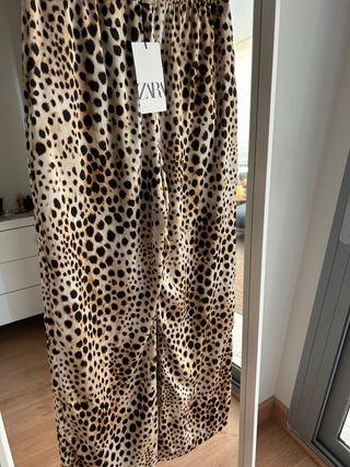 Pantalones Zara animal print