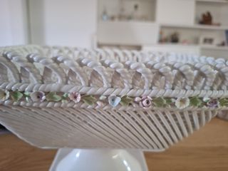 Centrotavola in ceramica bianca