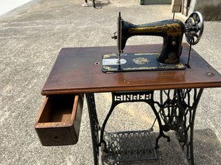 Máquina coser Singer antigua