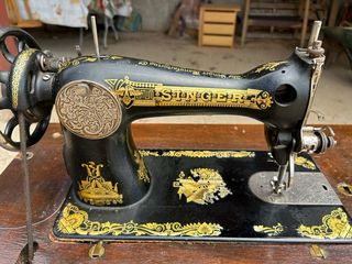 Máquina coser Singer antigua