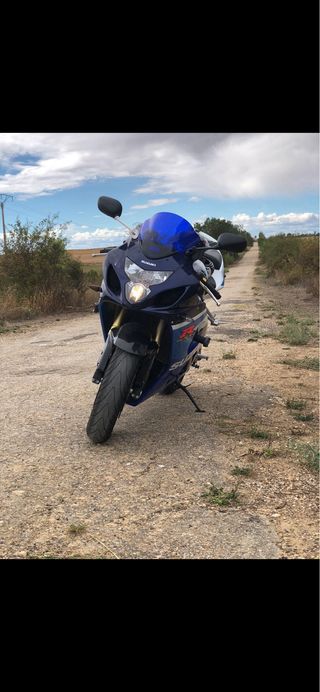 Suzuki GSXR 600 - Moto