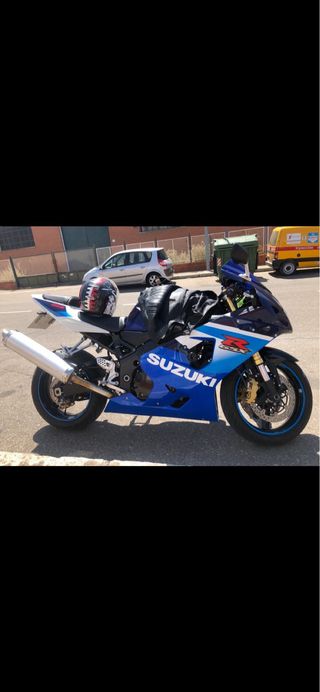 Suzuki GSXR 600 - Moto