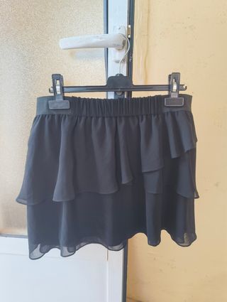 Falda negra vuelo - Zara Basic