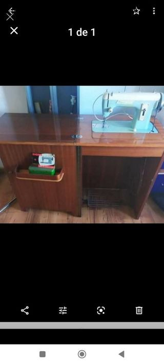 Máquina de coser antigua