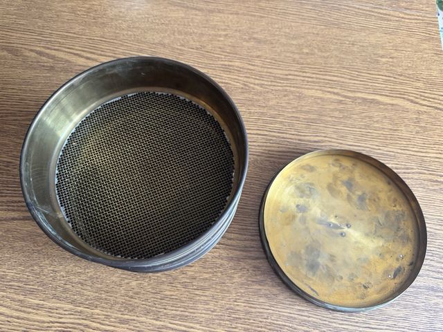 Contenitore scientifico ottone vintage