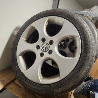 Llantas VW Golf 5/6 con neumaticos de nieve nuevos