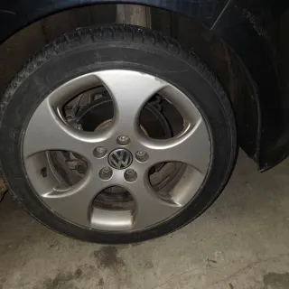 Llantas VW Golf 5/6 con neumaticos de nieve nuevos