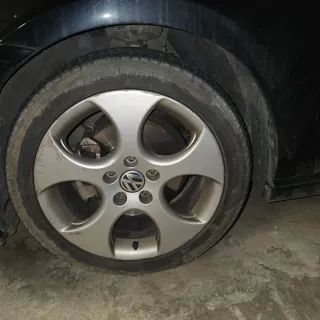 Llantas VW Golf 5/6 con neumaticos de nieve nuevos