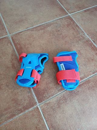 Casco y protecciones patinaje niño