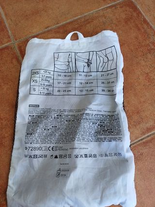 Casco y protecciones patinaje niño