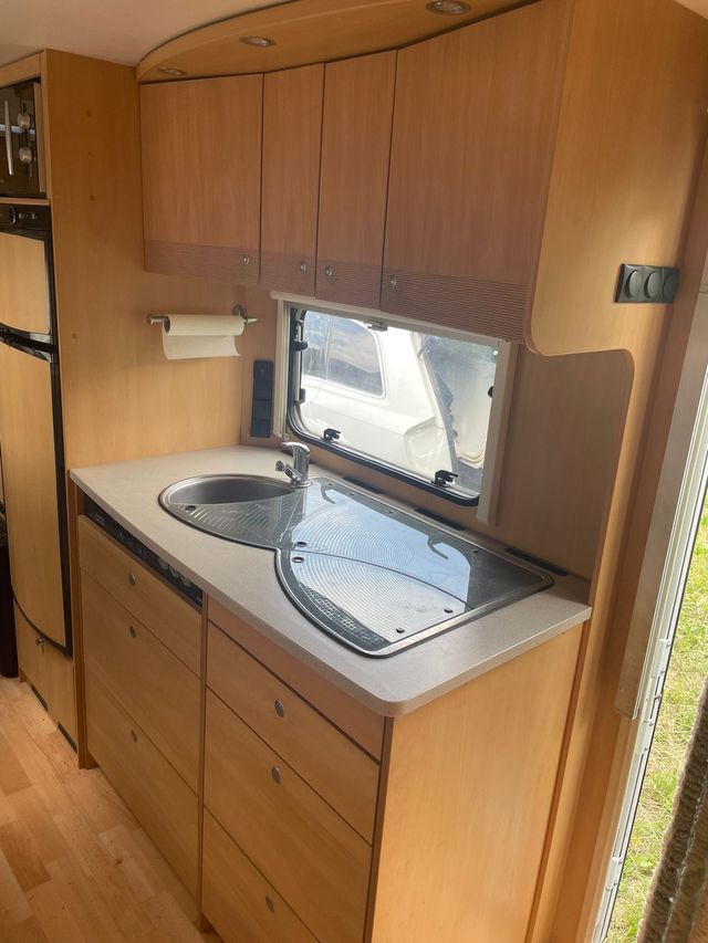 Caravana Dethleffs Camper 3 literas