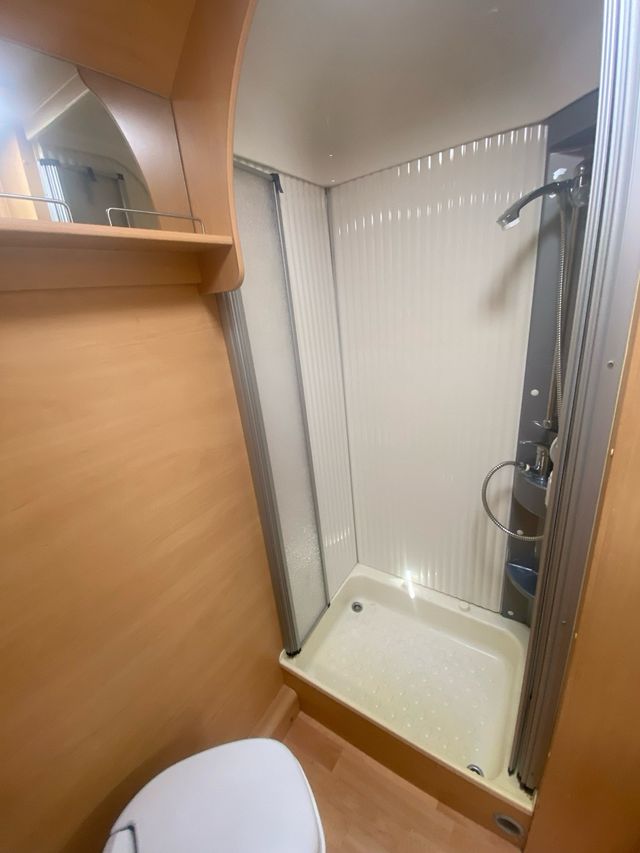 Caravana Dethleffs Camper 3 literas