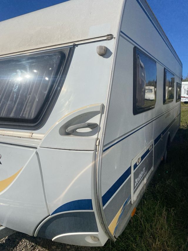 Caravana Dethleffs Camper 3 literas