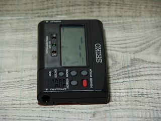 Afinador Seiko SAT101 Guitarra/Bajo