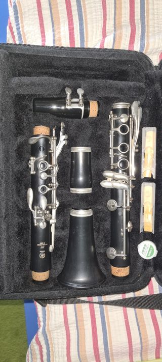 Clarinete Yamaha YCL-255